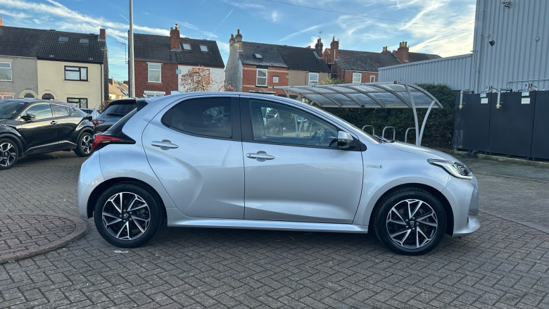 Toyota Yaris 1.5 Hybrid Design 5dr CVT Hybrid Hatchback